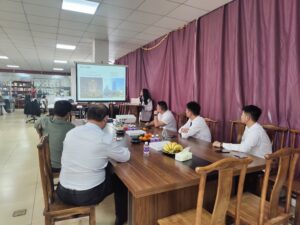 欢迎某集团领导莅临滚球官网考察洽谈